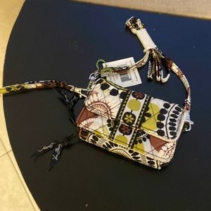 NWT retired Vera Bradley all-in-one Crossbody/wristlet cocoa moss pattern.